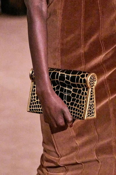 Look 70